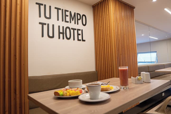 Hotel Continental By Hours