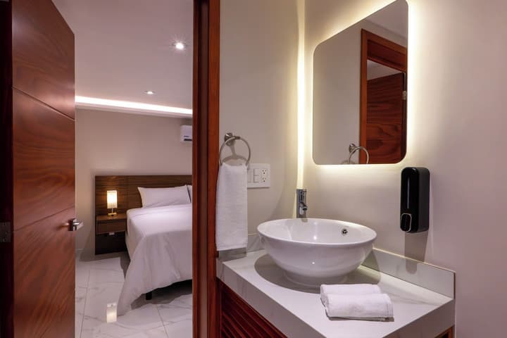 Hotel 28