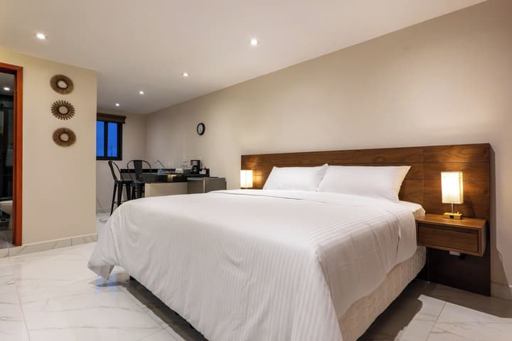 Hotel 28