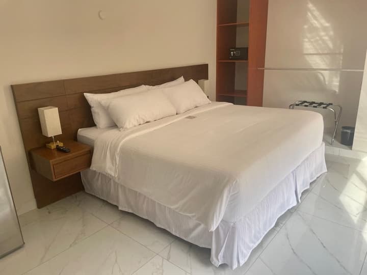 Hotel 28