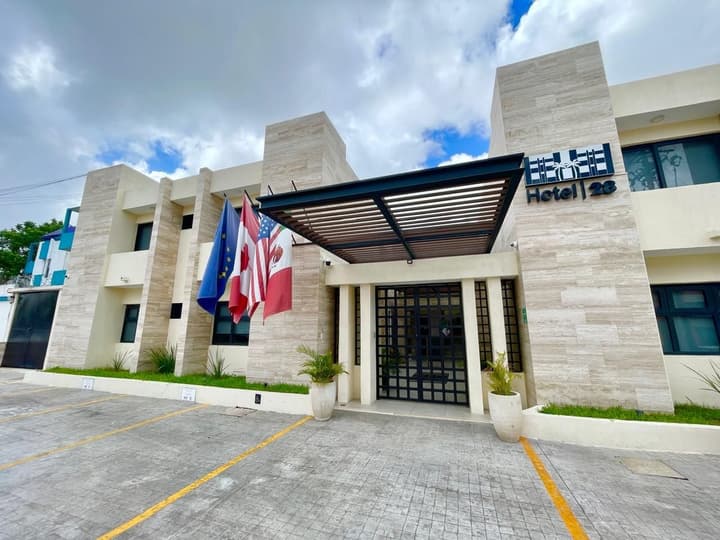 Hotel 28