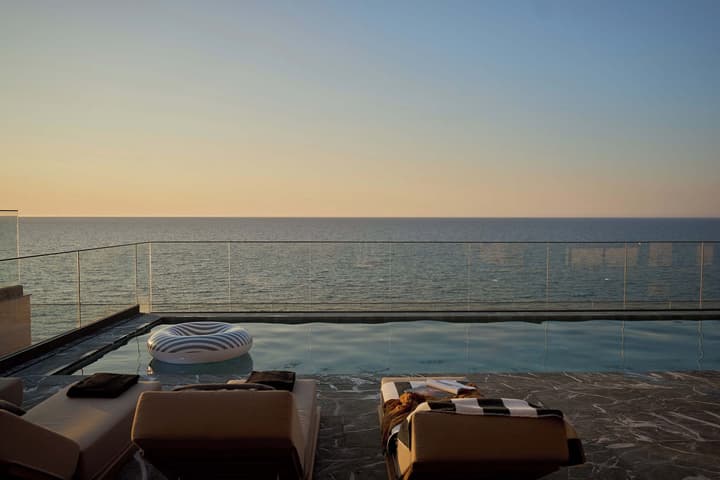 RoccaMare Heraklion - Handwritten Collection