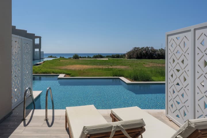 Paralos Rodos Lifestyle