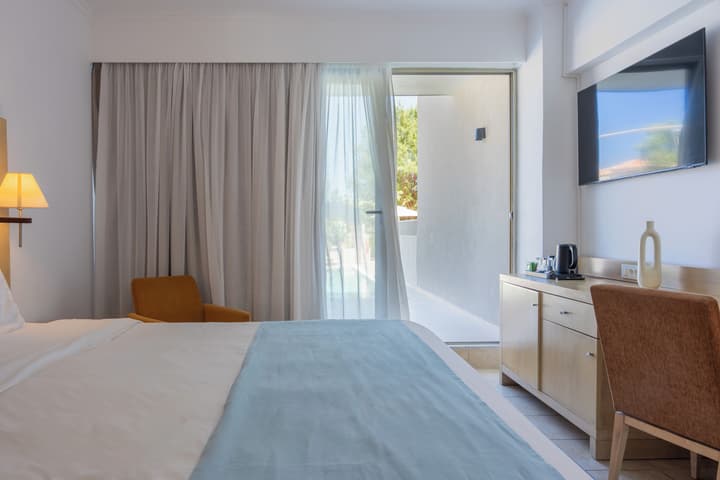 Paralos Rodos Lifestyle