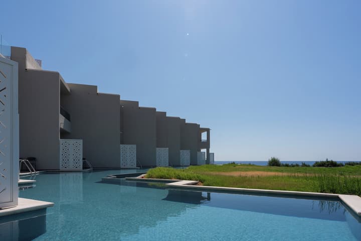 Paralos Rodos Lifestyle