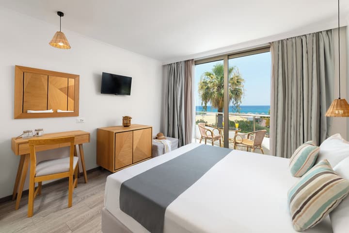 Paralos Rodos Lifestyle