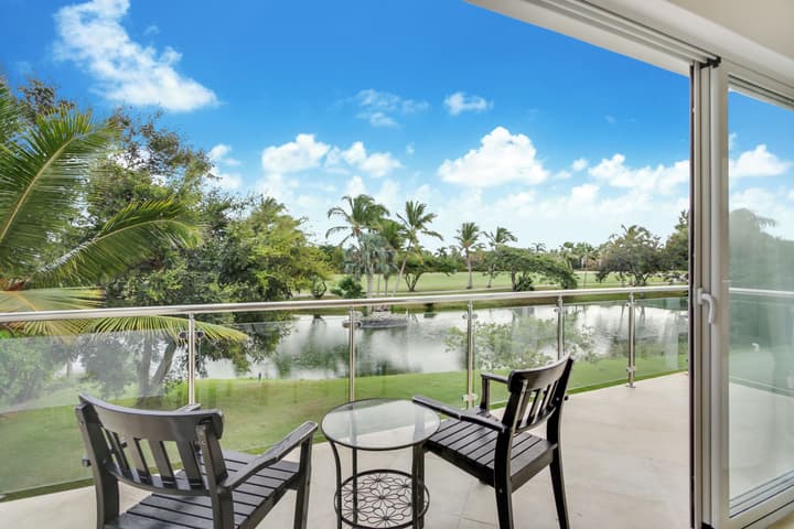 Two Luxury Villas in Cocotal for Large Groups – With Jacuzzi, Pools, Gym
