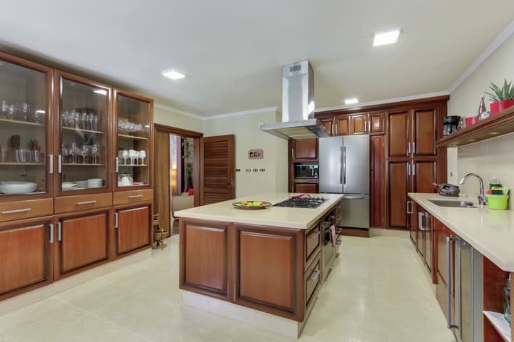 Two Luxury Villas in Cocotal for Large Groups – With Jacuzzi, Pools, Gym