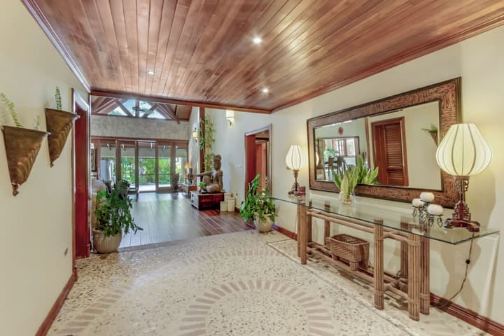 Two Luxury Villas in Cocotal for Large Groups – With Jacuzzi, Pools, Gym