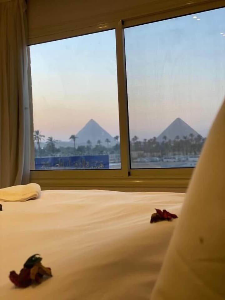 Galleria Pyramids View Hotel