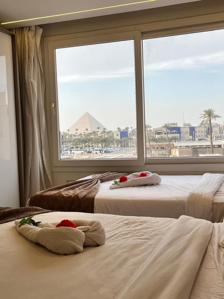 Galleria Pyramids View Hotel