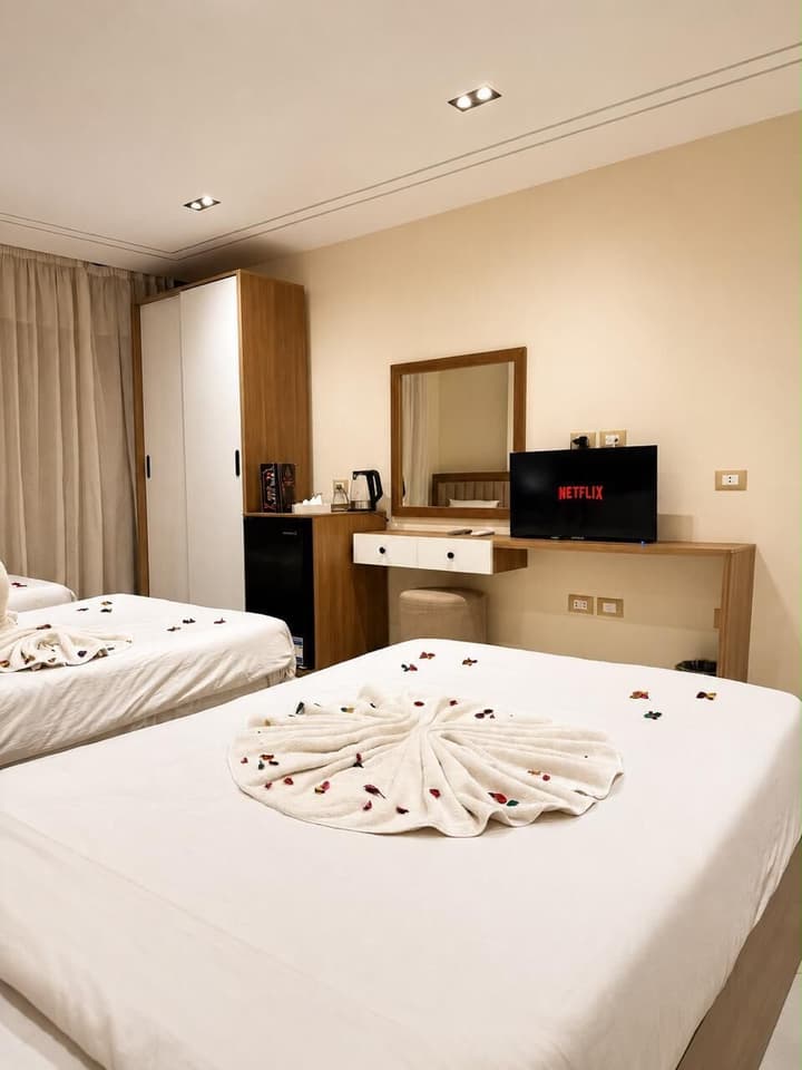 Galleria Pyramids View Hotel