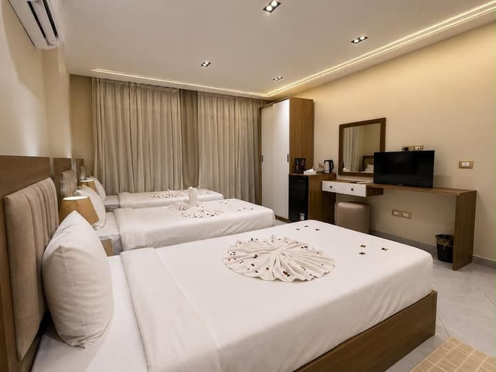 Galleria Pyramids View Hotel