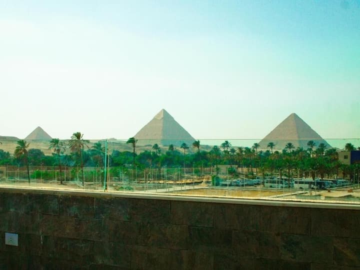 Galleria Pyramids View Hotel