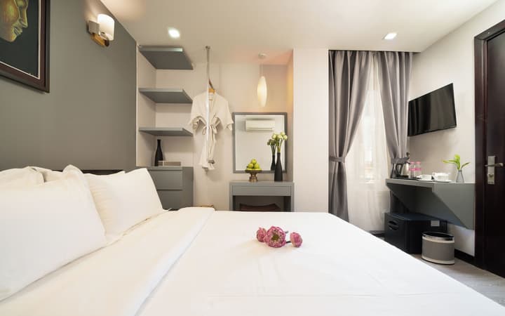 F L G Hotel