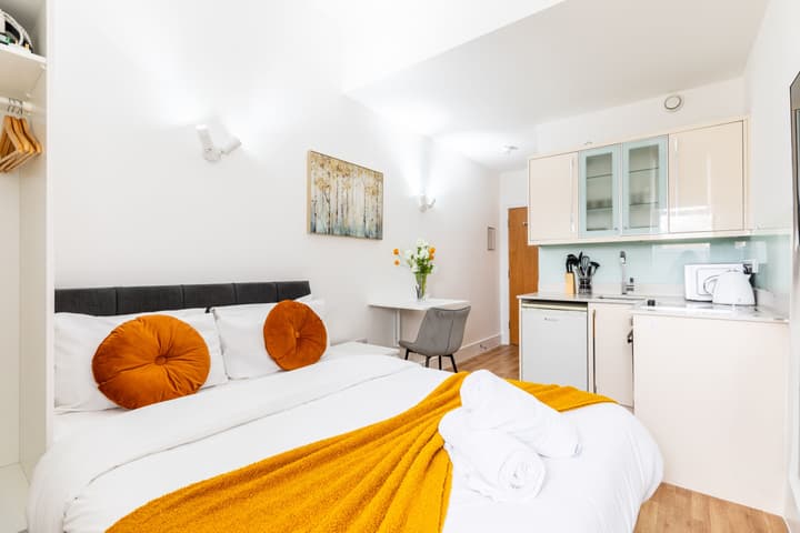 Kensington High Street Suites