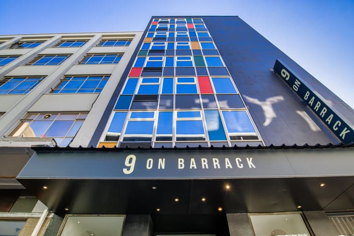 9 On Barrack