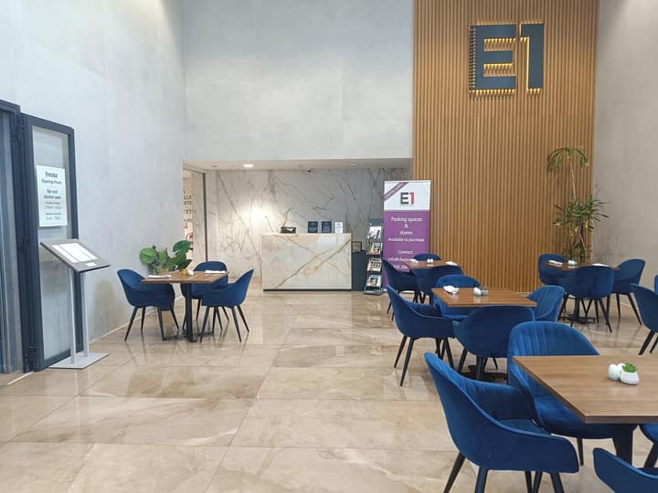 E1 18th Floor Studios - Scenic Sea & Beach Views