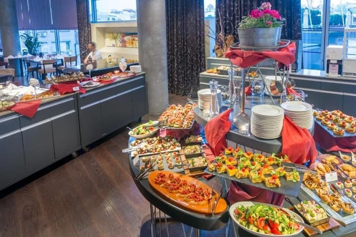Nobel Zira Hotel