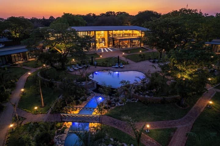 Waterfalls Lodge
