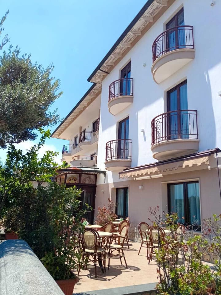 HOTEL LA FAYETTE LICOLA