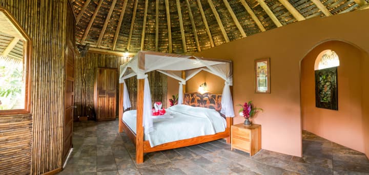 Luna Lodge