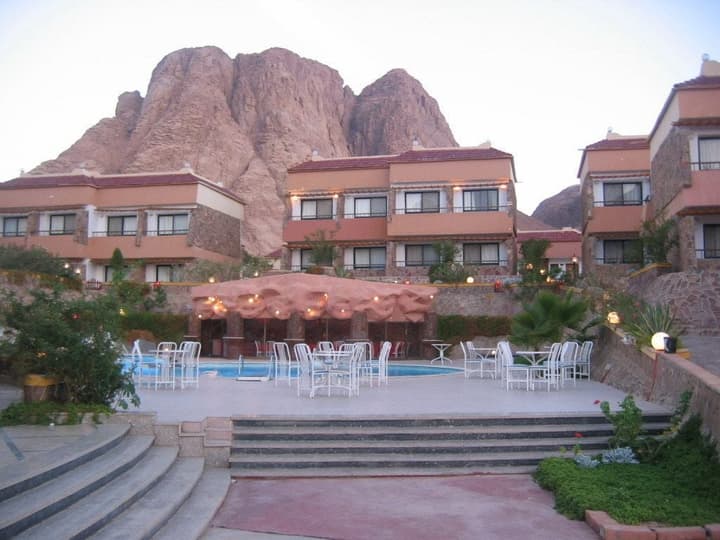 Catherine Plaza Hotel