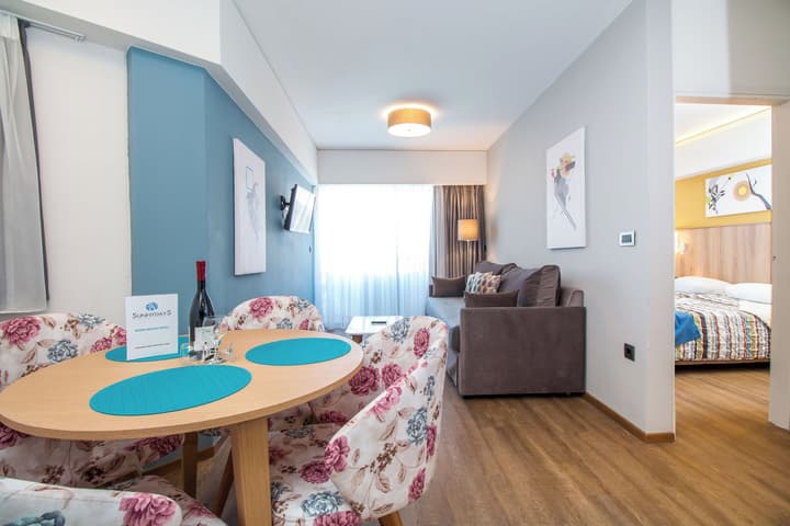 Sunny Days Hotel