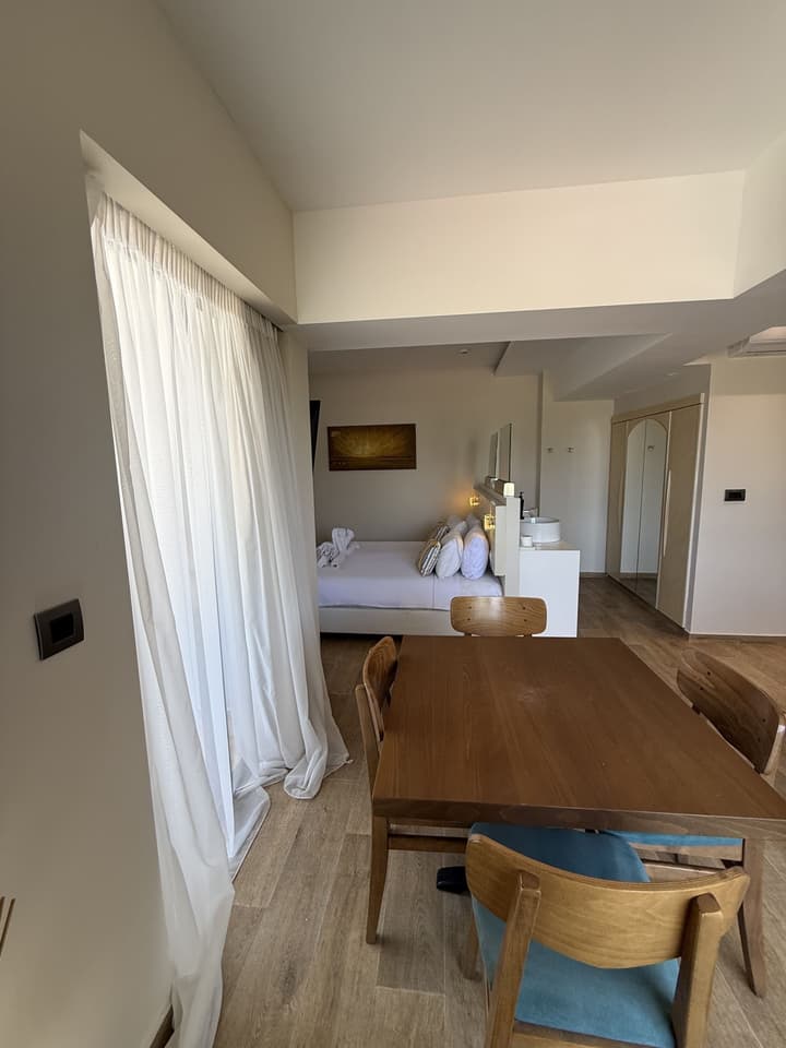 Sunny Days Hotel