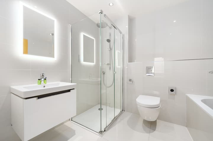 White Hart Hotel & Apartments
