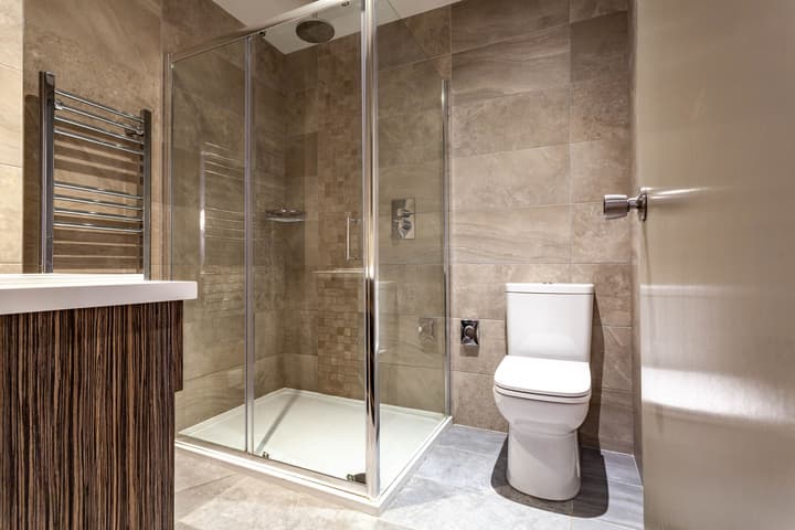 White Hart Hotel & Apartments