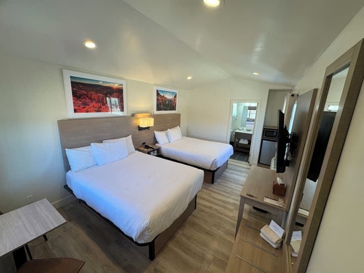 Mountain Ridge Cabins and Lodging