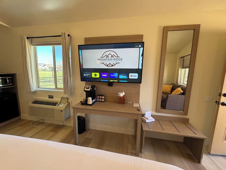 Mountain Ridge Cabins and Lodging