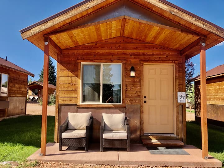 Mountain Ridge Cabins and Lodging