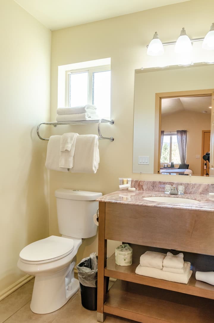 Mountain Ridge Cabins and Lodging