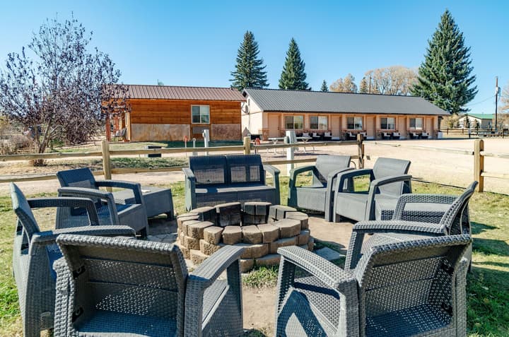 Mountain Ridge Cabins and Lodging