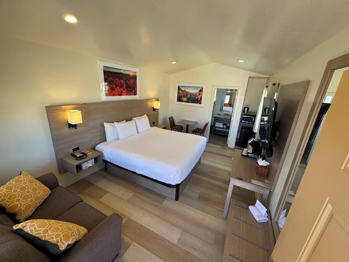 Mountain Ridge Cabins and Lodging