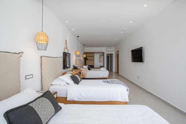 The George Hotel