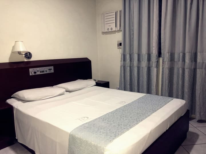 David Plaza Hotel