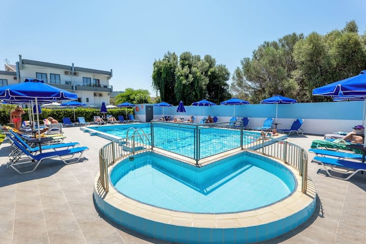 Anita ApartHotel