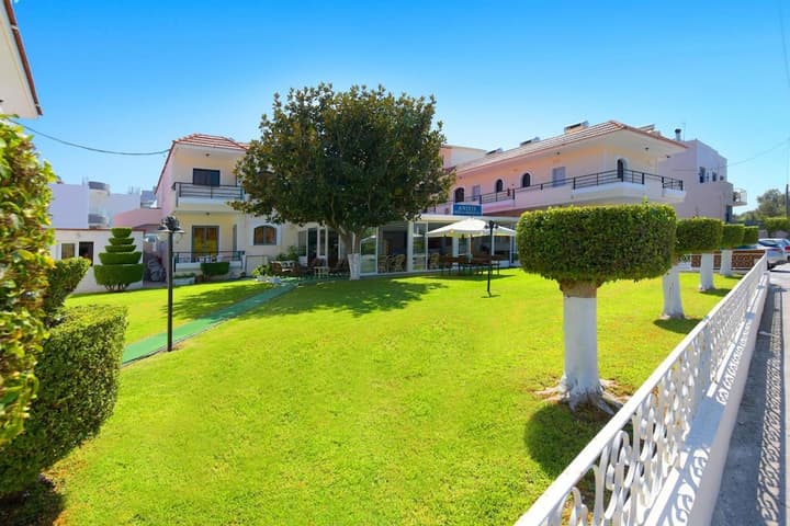 Anita ApartHotel