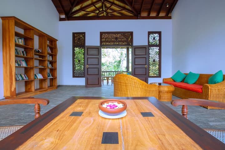 Niyagama House