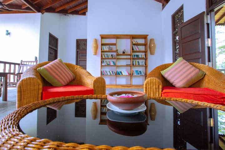 Niyagama House