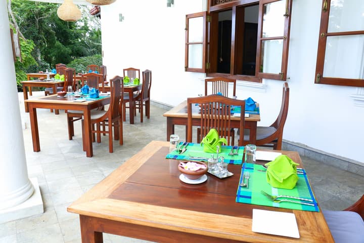 Niyagama House