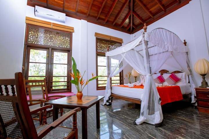 Niyagama House