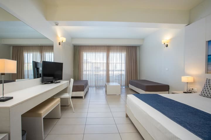 Lindos White Hotel & Suites