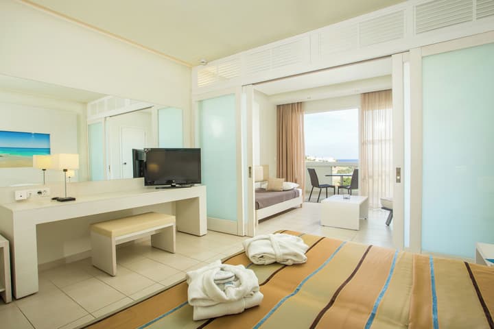 Lindos White Hotel & Suites
