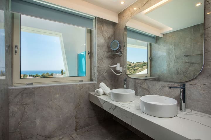 Lindos White Hotel & Suites