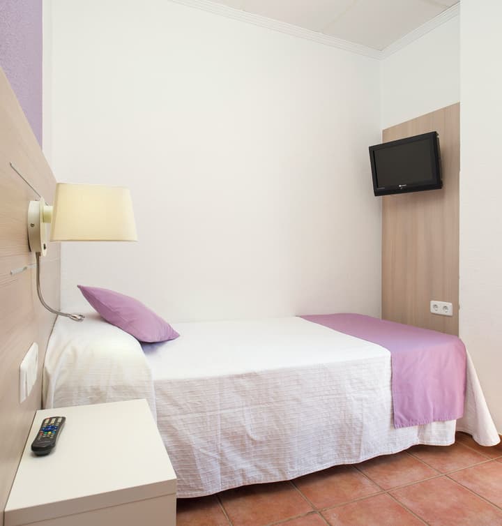 Hostal Residencia Adelino