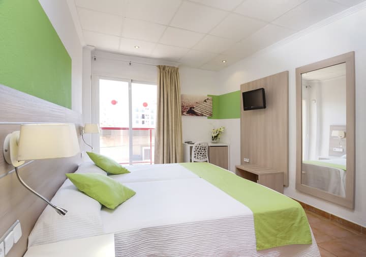 Hostal Residencia Adelino